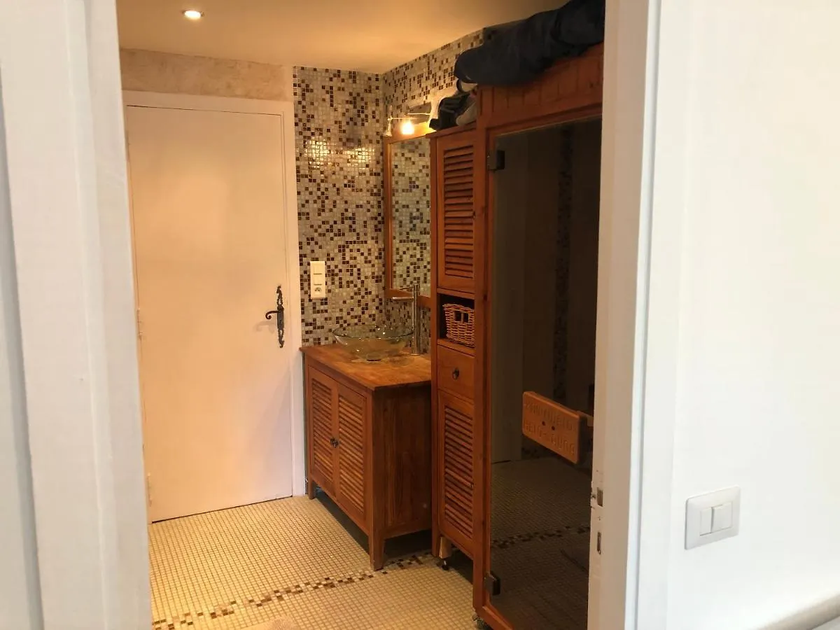 Guest house 